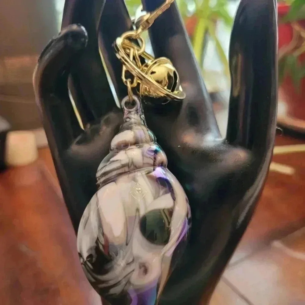 Iridescent Shell Keychain - Picture 2 of 4